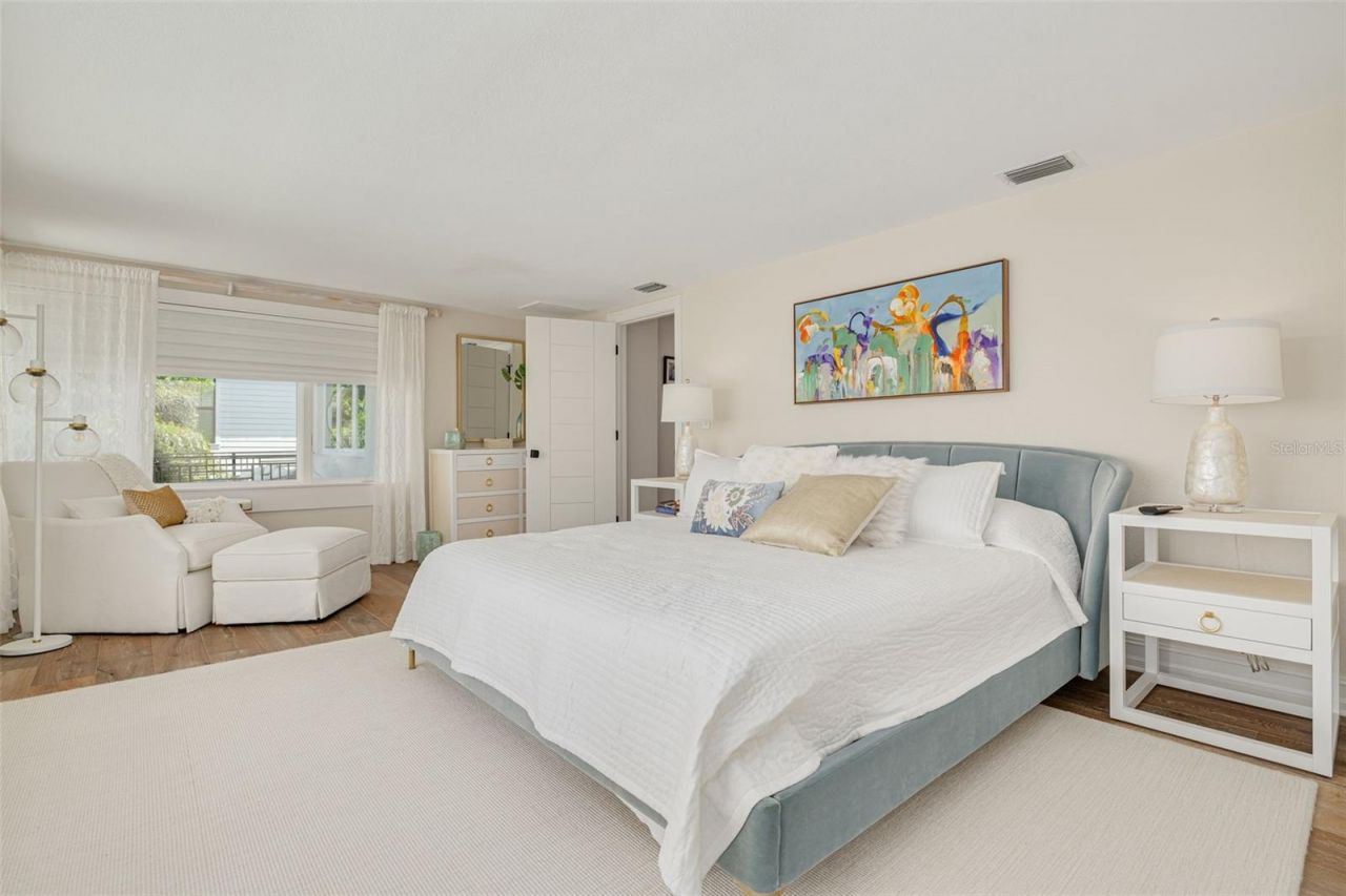 725 Brightwaters Boulevard Ne, Saint Petersburg, FL 33704 Photo