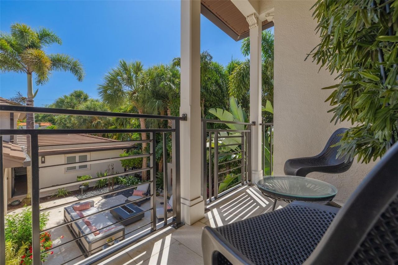 725 Brightwaters Boulevard Ne, Saint Petersburg, FL 33704 Photo