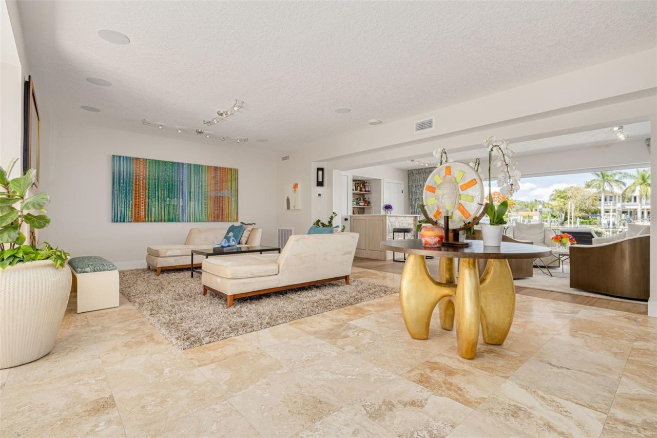 725 Brightwaters Boulevard Ne, Saint Petersburg, FL 33704 Photo