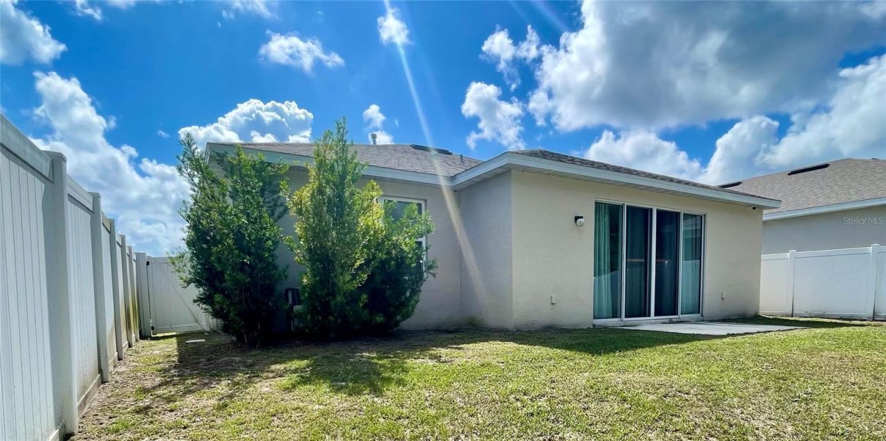 5240 Meadow Song Drive, Okahumpka, FL 34762 Photo