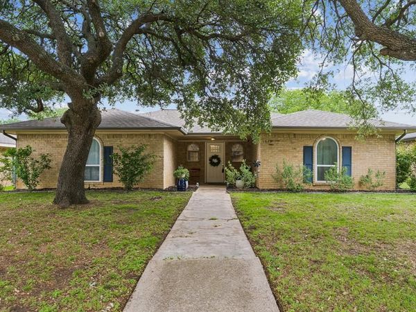 1673 Chisolm Trail, Lewisville, TX 75077