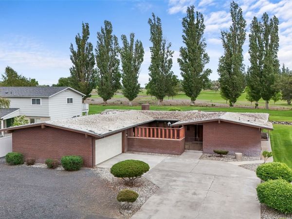 1273 Fairway Drive NE, Moses Lake, WA 98837