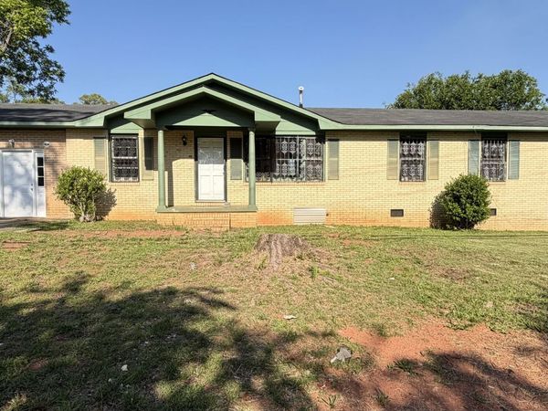 854 N 11th Ave, Lanett, AL 36863