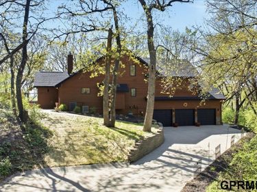 19677 Deer Run Lane , Council Bluffs, IA 51503
