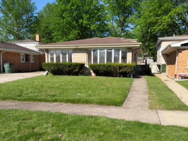920 Long Road , Glenview, IL 60025
