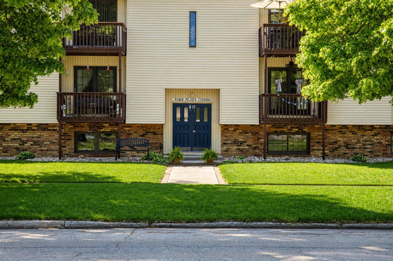 511 Broadway Avenue , Mattoon, IL 61938