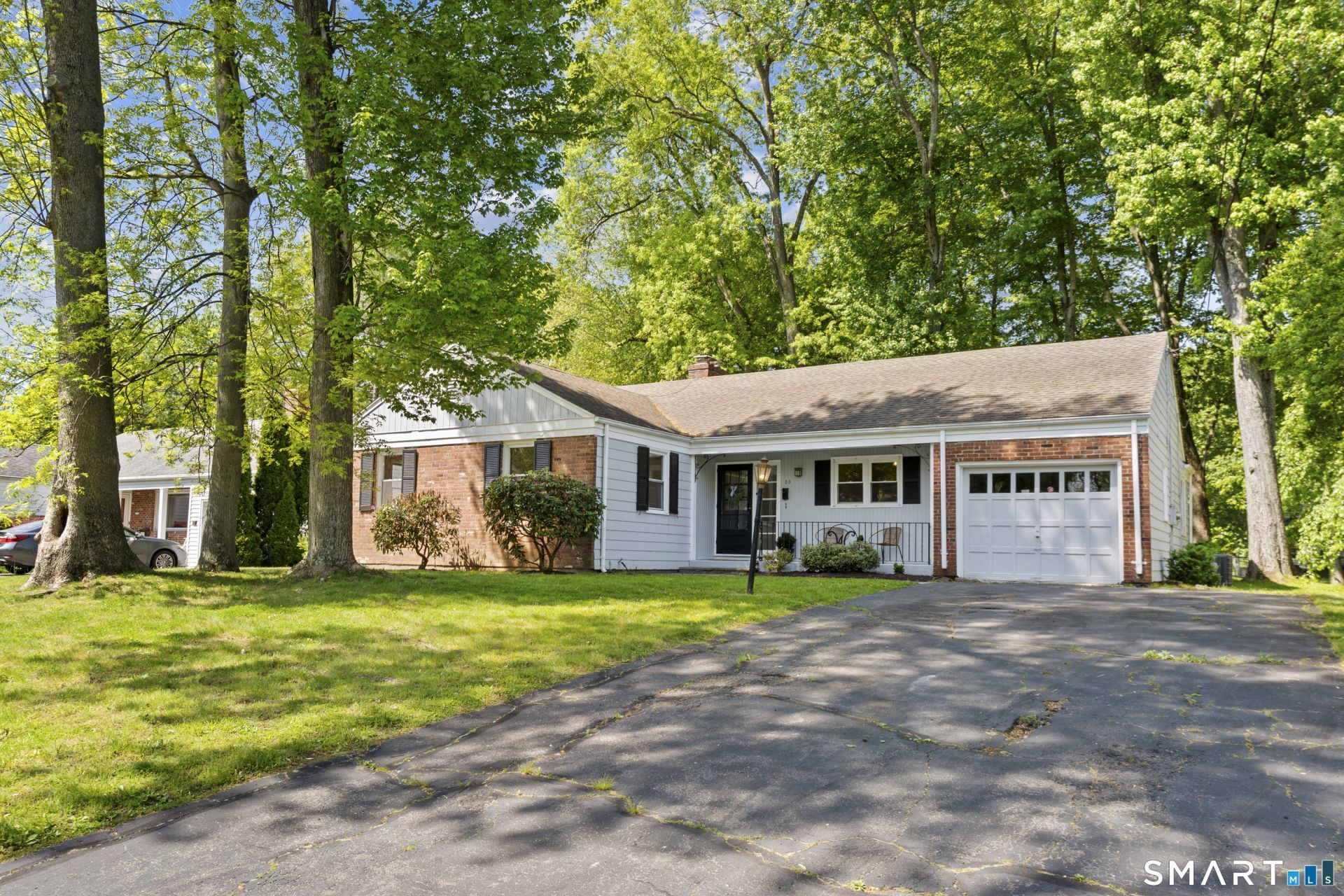 25 Miamis, West Hartford, CT 06117 Main Photo