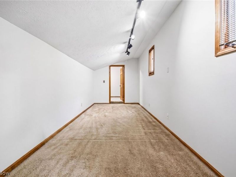 10108 Fair Road, Strongsville, OH 44149 Photo 17