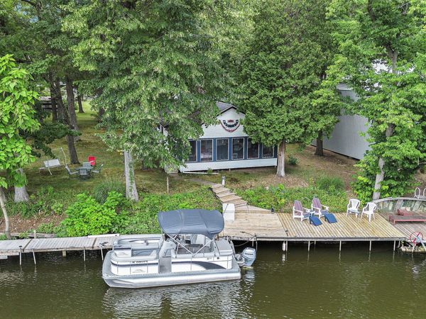 14931 Bachelor Island, Buchanan, MI 49107
