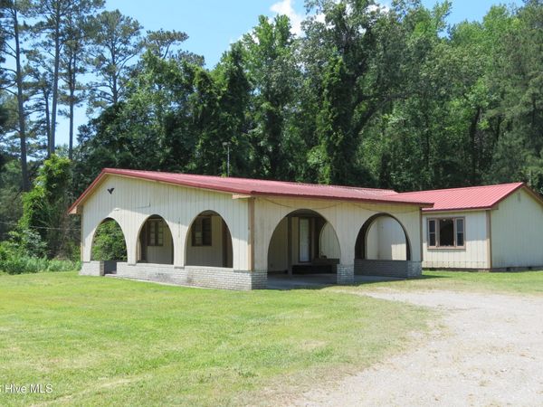 17038 E Nc 55 Highway, Bayboro, NC 28515