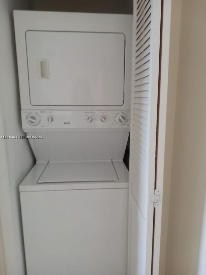 185 SE 14th Ter , Unit 1105, Miami, FL 33131 Photo