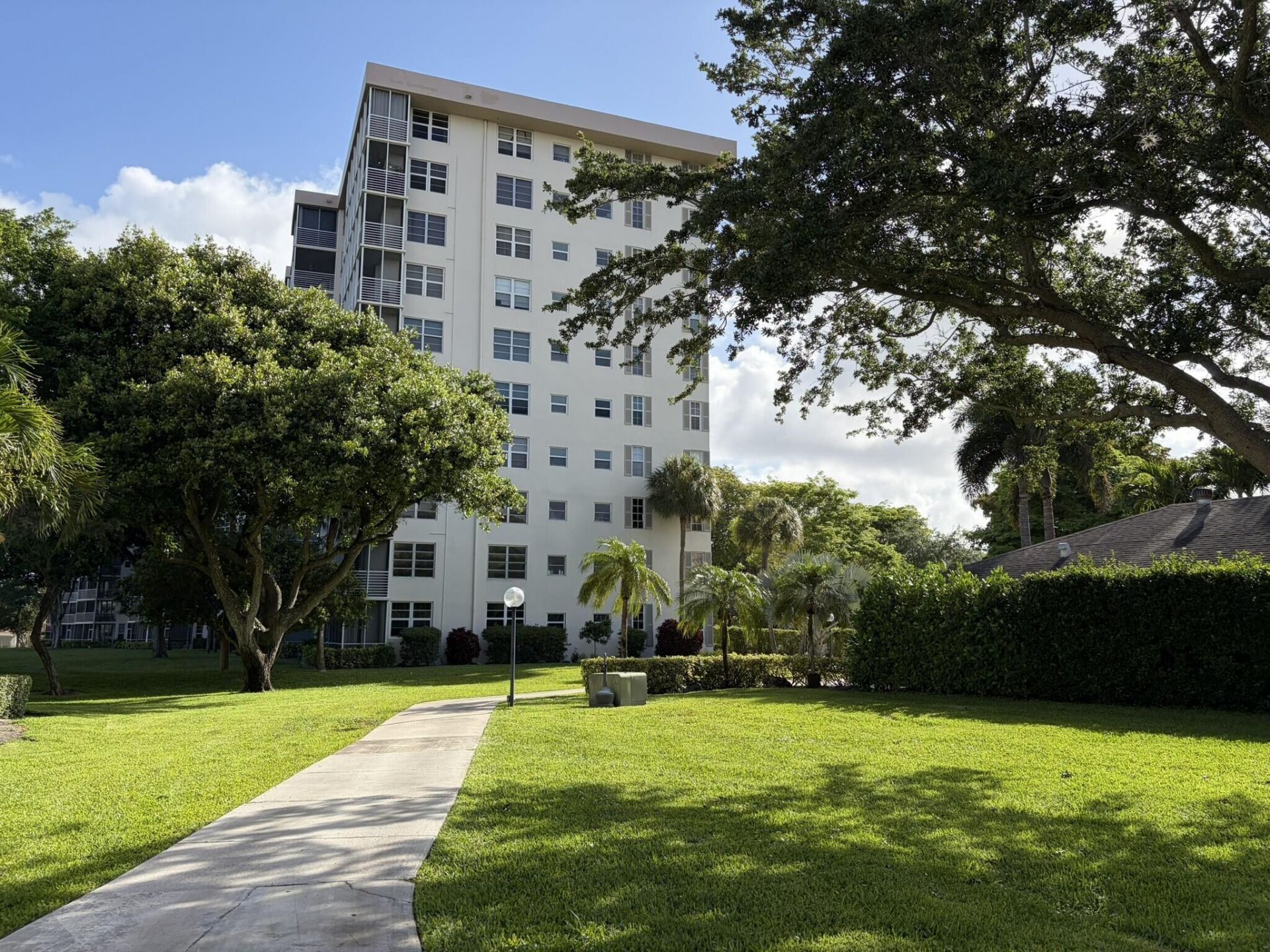 3503 Oaks Way, Unit 202, Pompano Beach, FL 33069 Photo