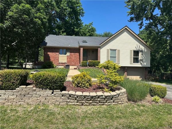6918 Marion Drive, Shawnee, KS 66218