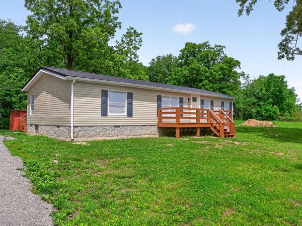 1437 Jefferson Rd , Smithville, TN 37166