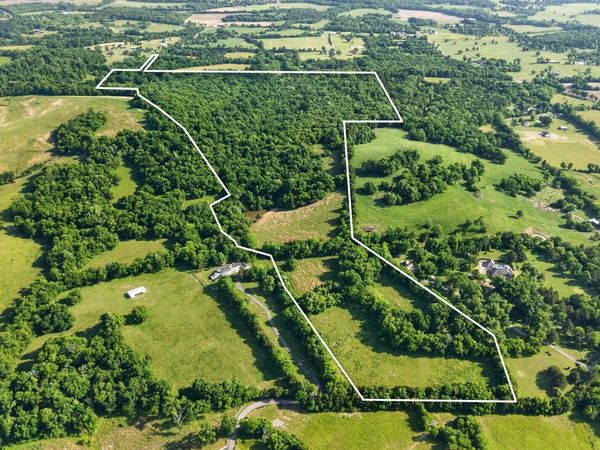 1 Himesville Road , Shelbyville, TN 37160