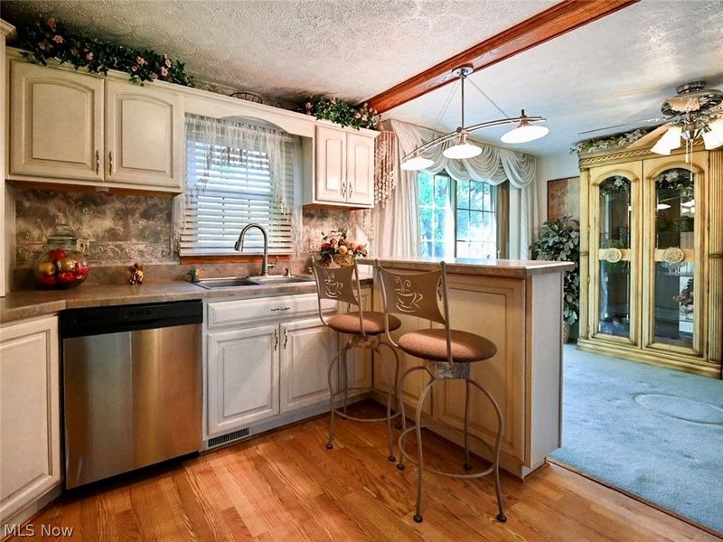 100 Blossom Lane, Niles, OH 44446 Photo 10