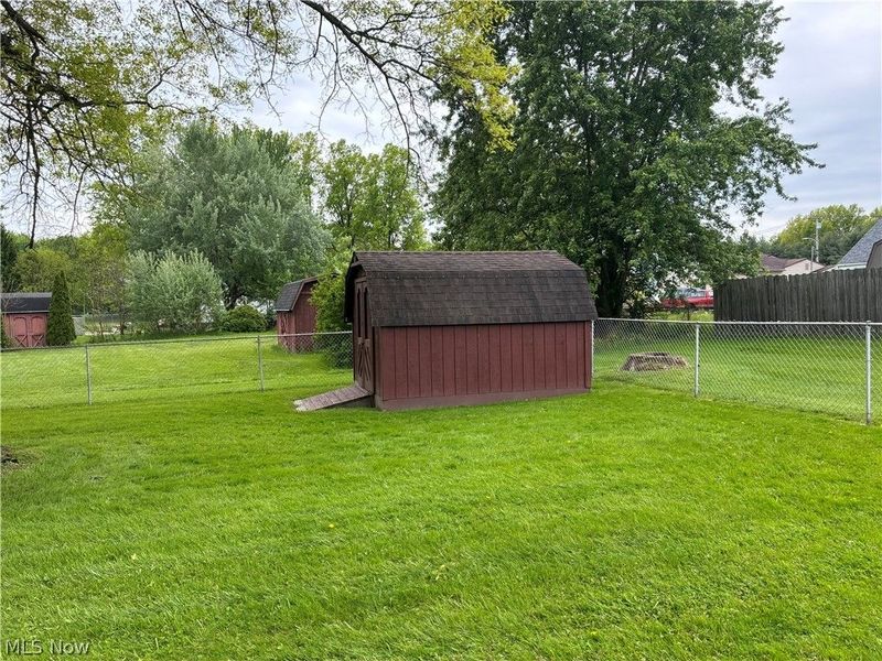 100 Blossom Lane, Niles, OH 44446 Photo 12