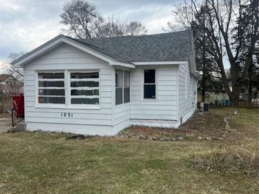 1031 E Pine Avenue, Genesee Twp, MI 48458
