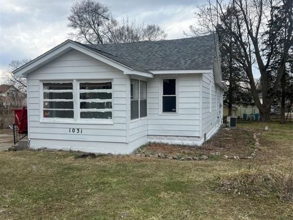 1031 E Pine Avenue, Genesee Twp, MI 48458