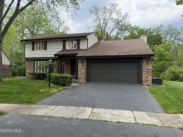 816 Oak Knoll Drive , Perrysburg, OH 43551