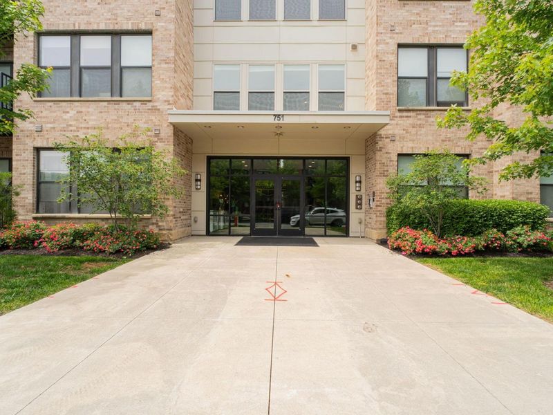 751 N 6th Street, Unit 403, Columbus, OH 43215 Photo 2