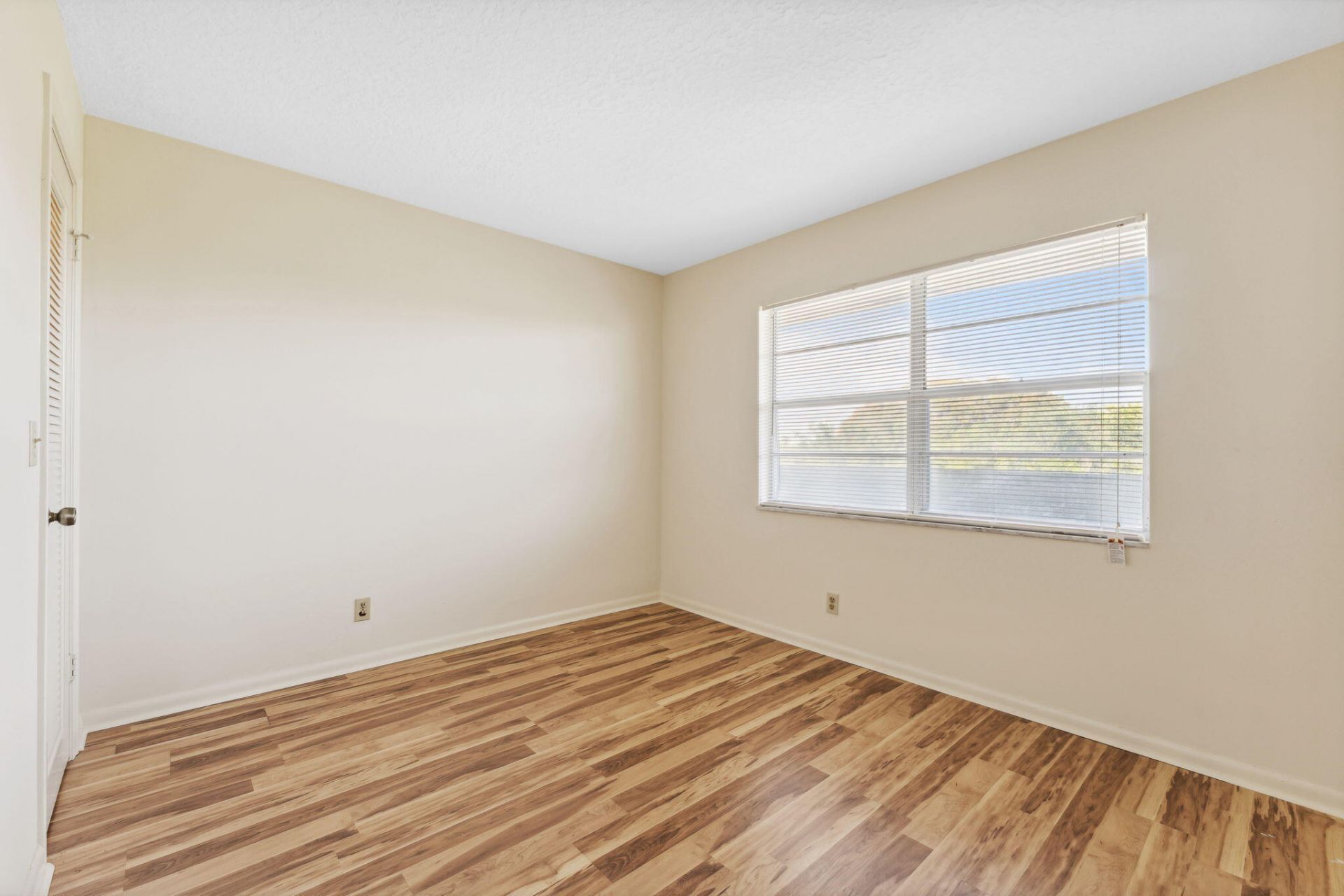 1638 Embassy Drive, Unit 410, West Palm Beach, FL 33401 Photo