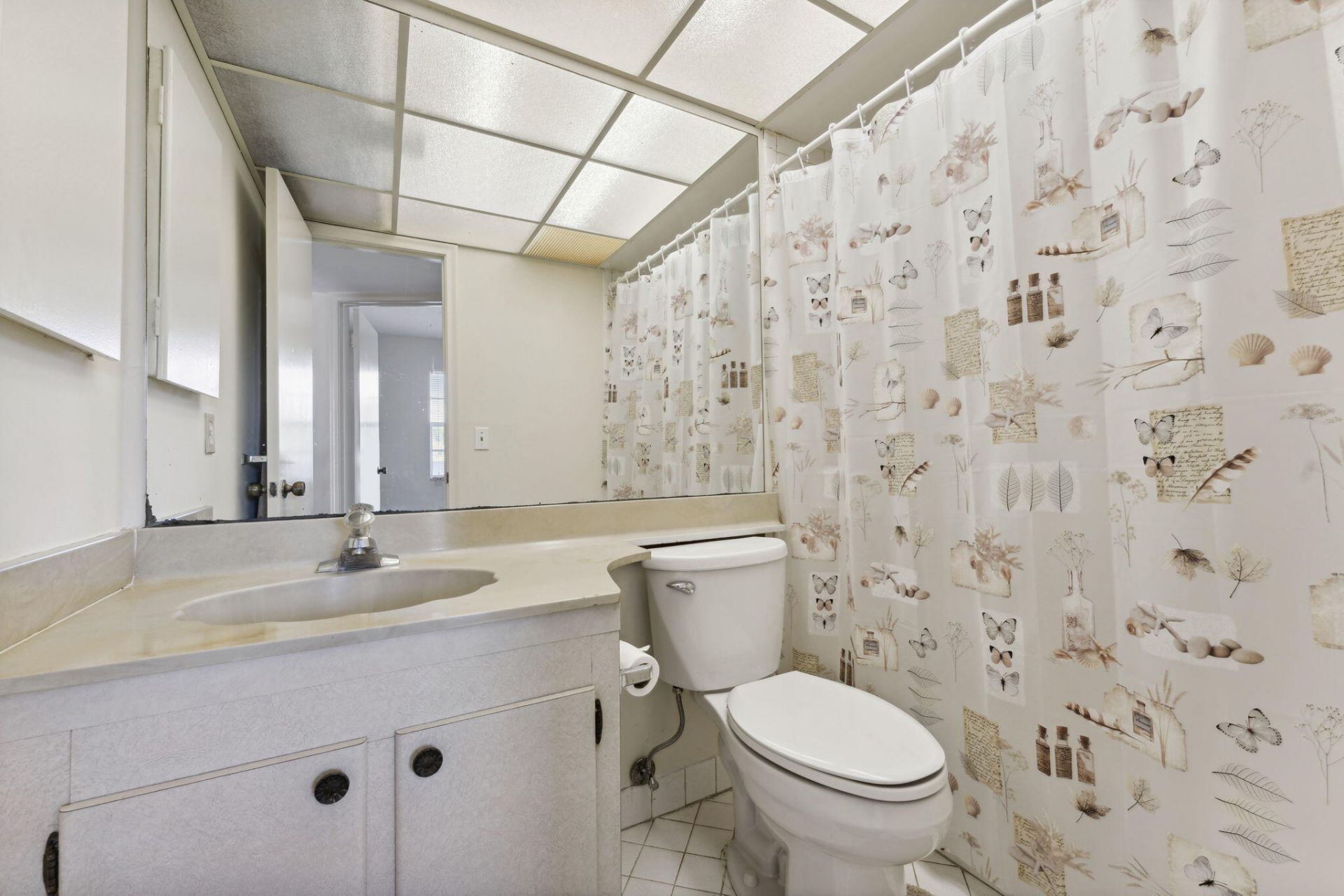 1638 Embassy Drive, Unit 410, West Palm Beach, FL 33401 Photo