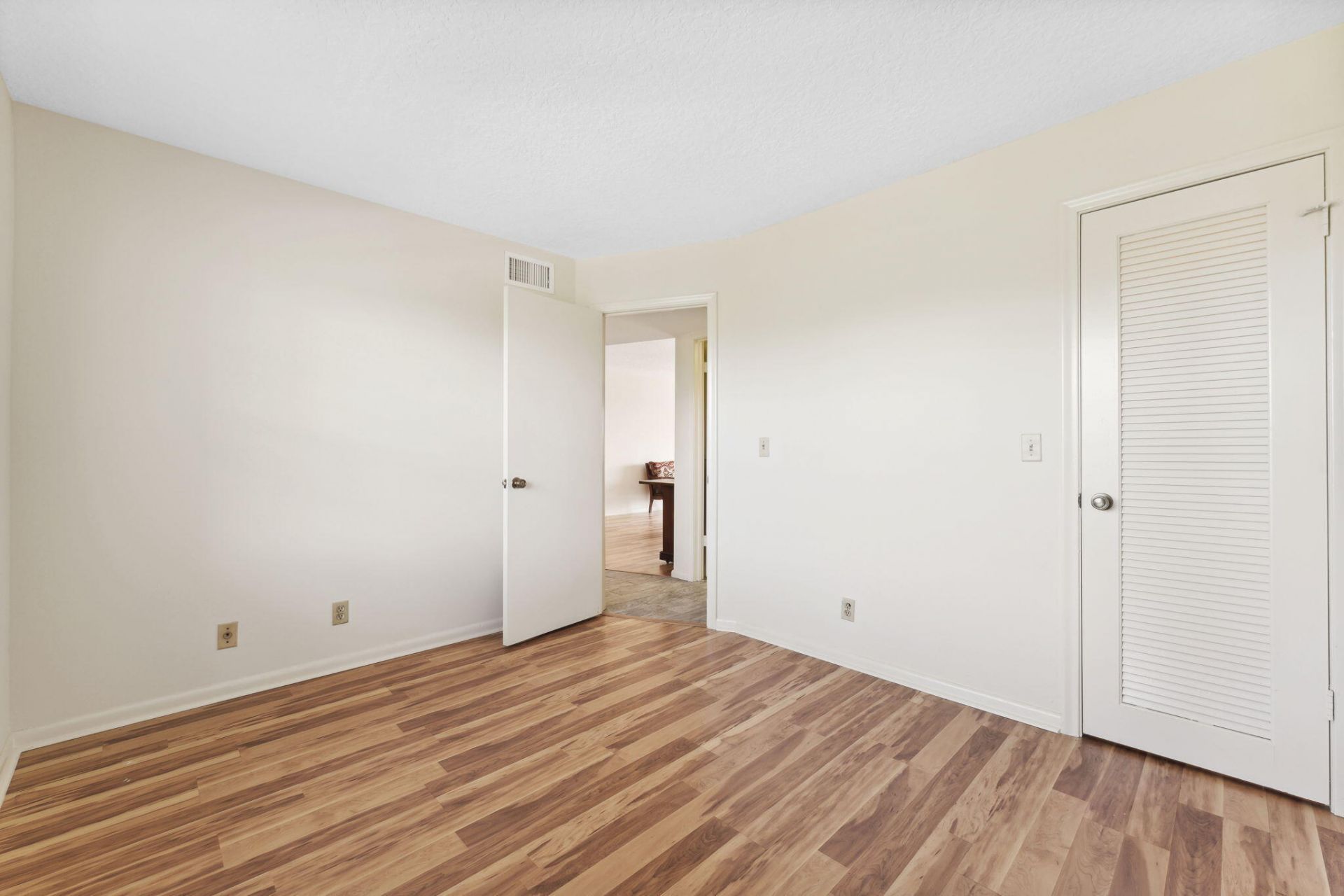 1638 Embassy Drive, Unit 410, West Palm Beach, FL 33401 Photo