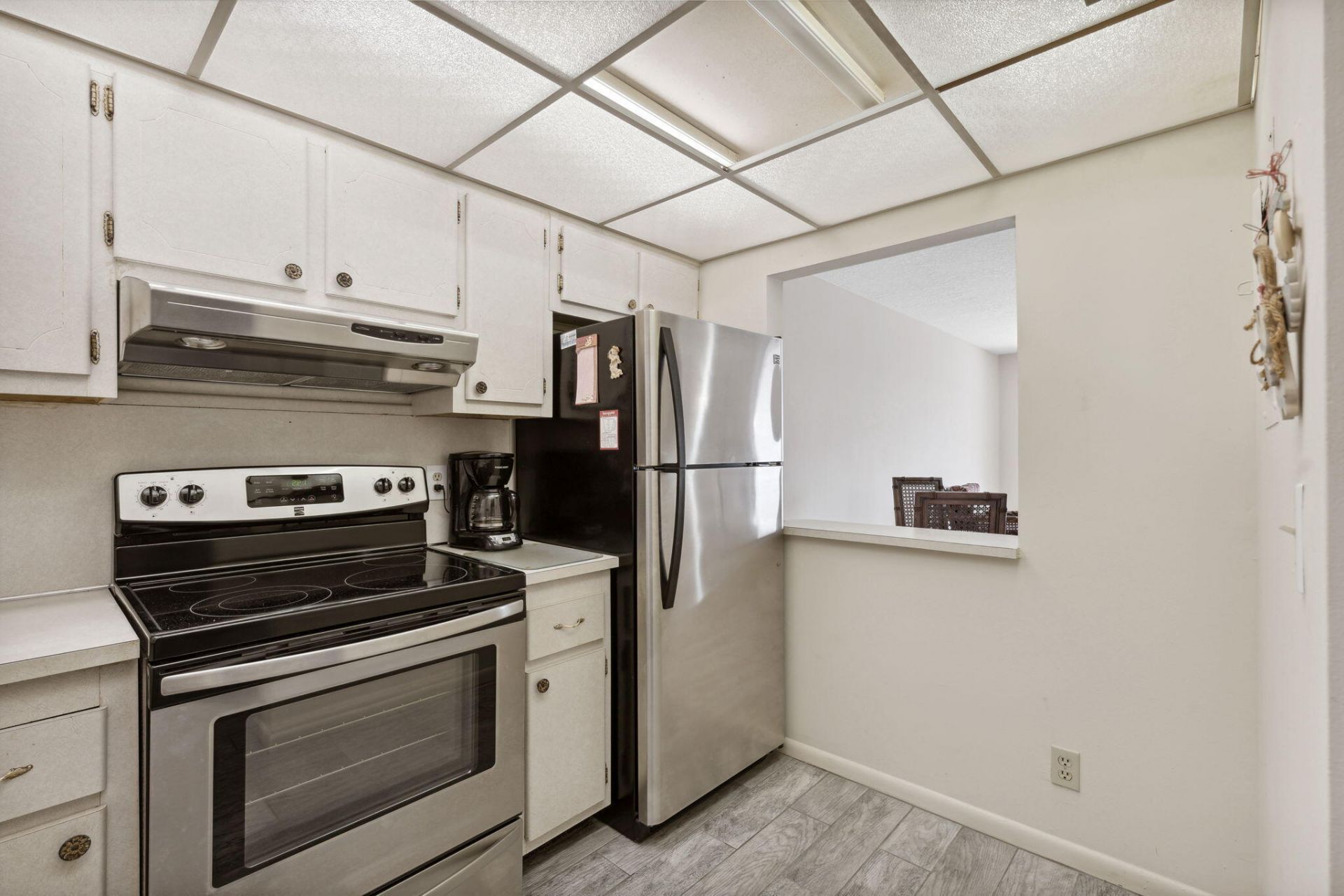 1638 Embassy Drive, Unit 410, West Palm Beach, FL 33401 Photo