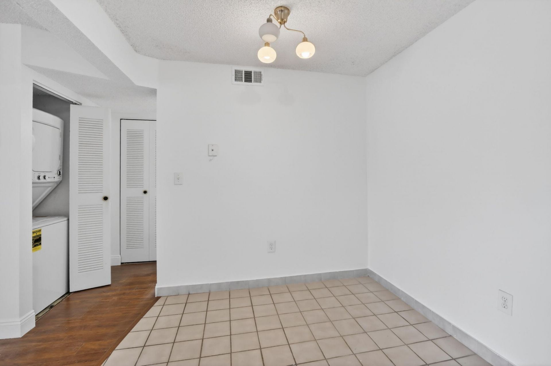 300 Palm Circle W, Pembroke Pines, FL 33025 Photo