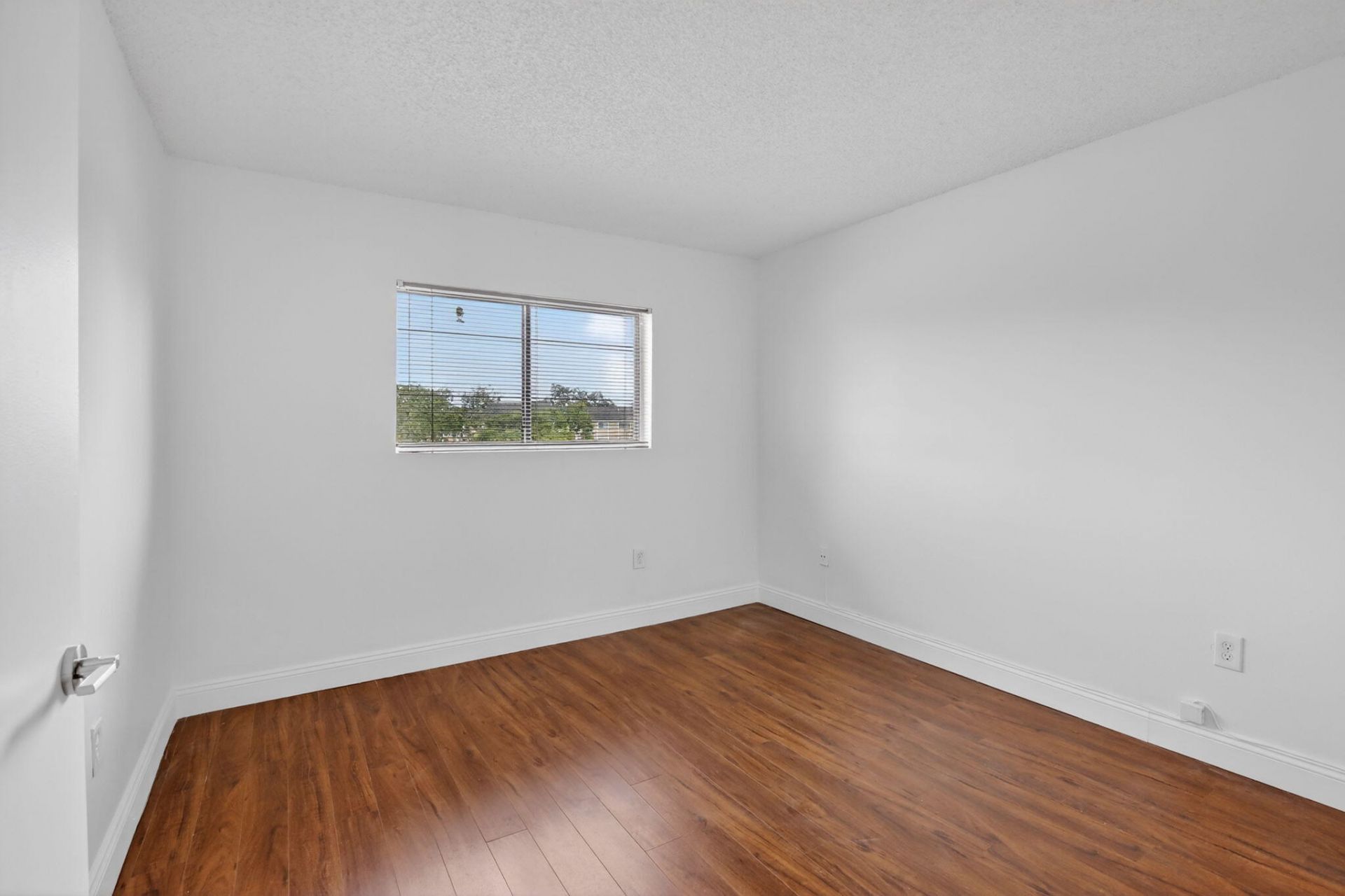 300 Palm Circle W, Pembroke Pines, FL 33025 Photo