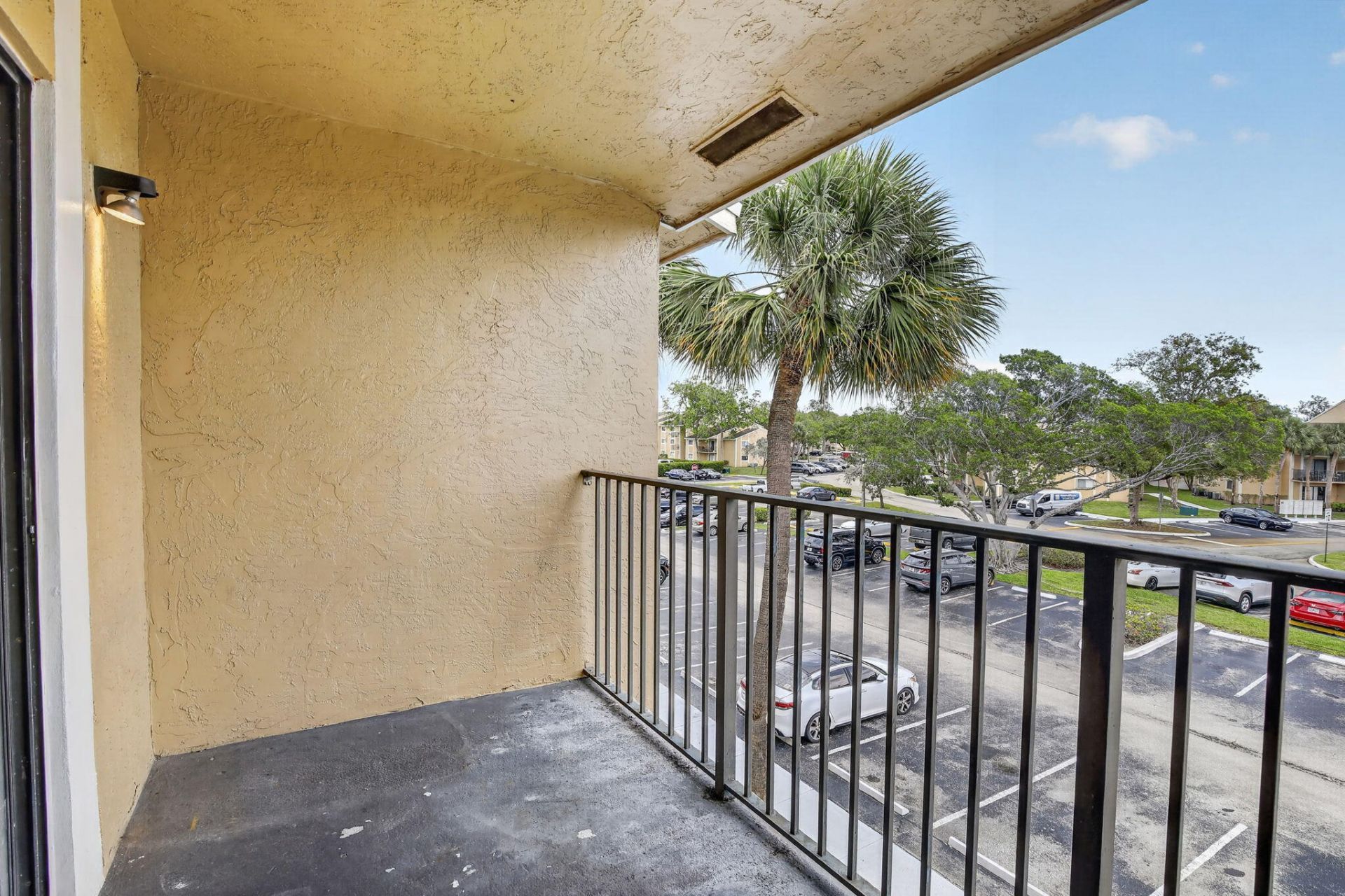 300 Palm Circle W, Pembroke Pines, FL 33025 Photo