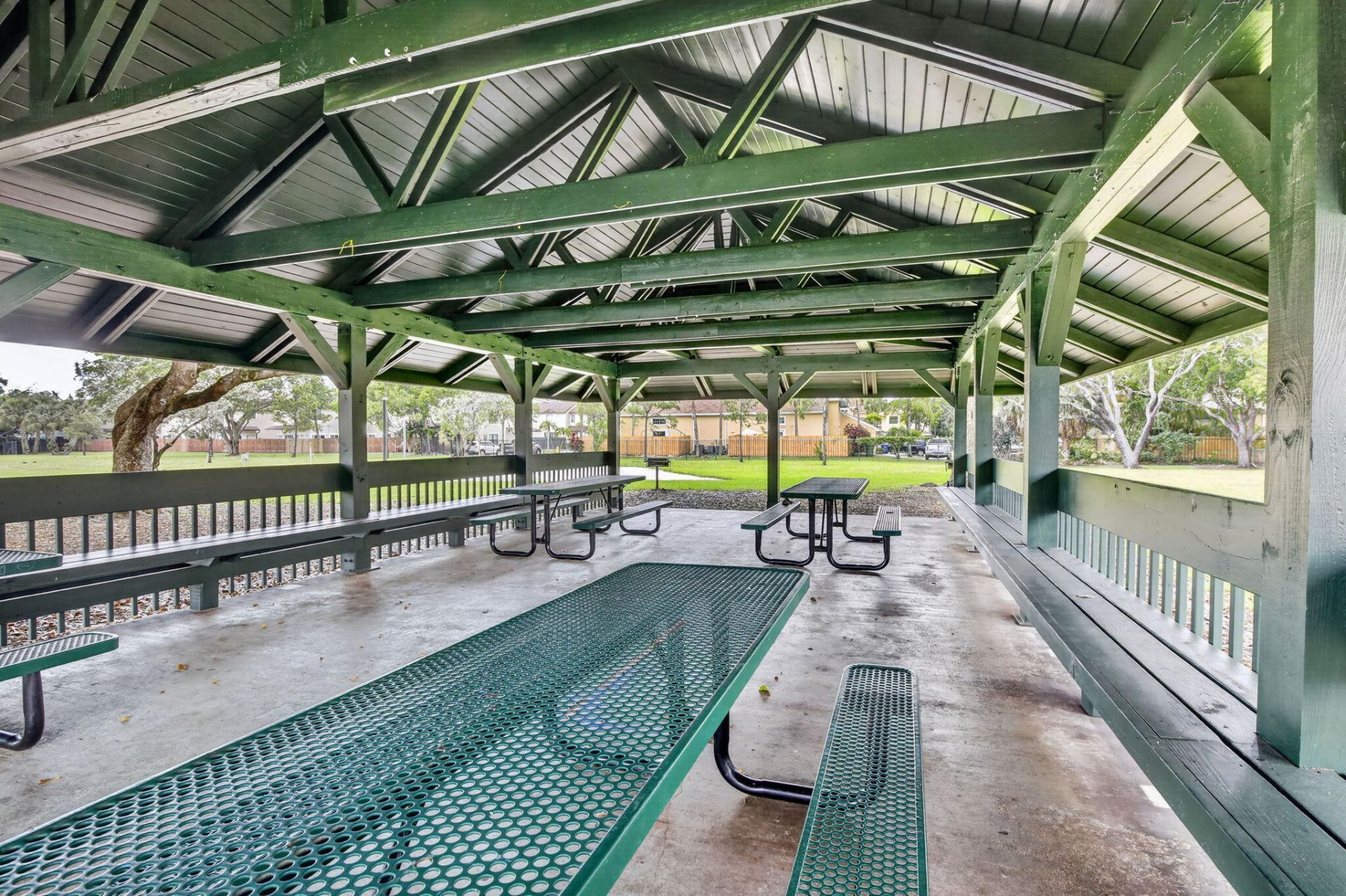 300 Palm Circle W, Pembroke Pines, FL 33025 Photo