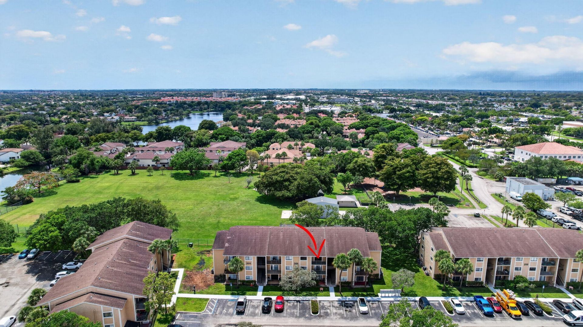 300 Palm Circle W, Pembroke Pines, FL 33025 Photo