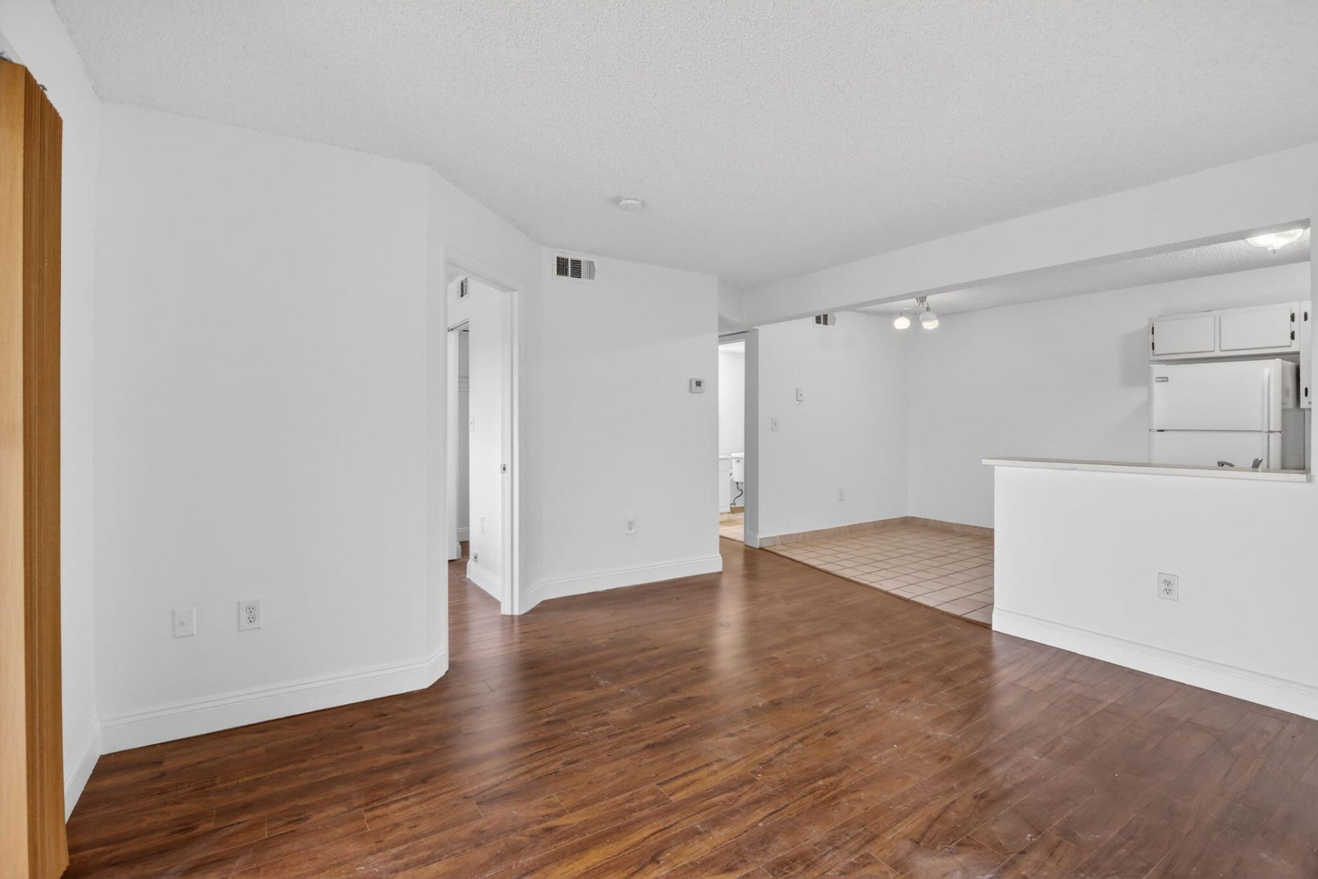 300 Palm Circle W, Pembroke Pines, FL 33025 Photo