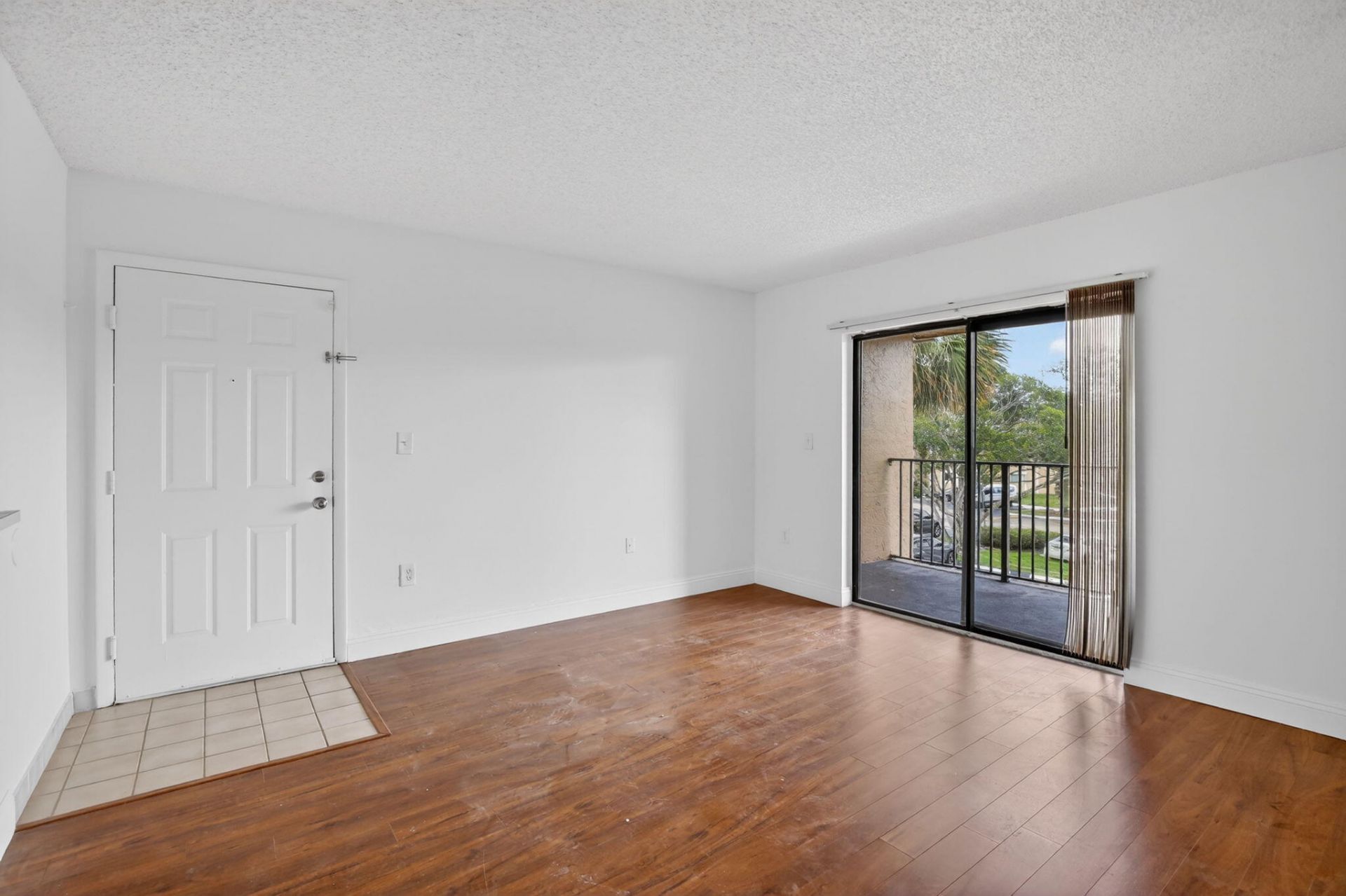 300 Palm Circle W, Pembroke Pines, FL 33025 Photo