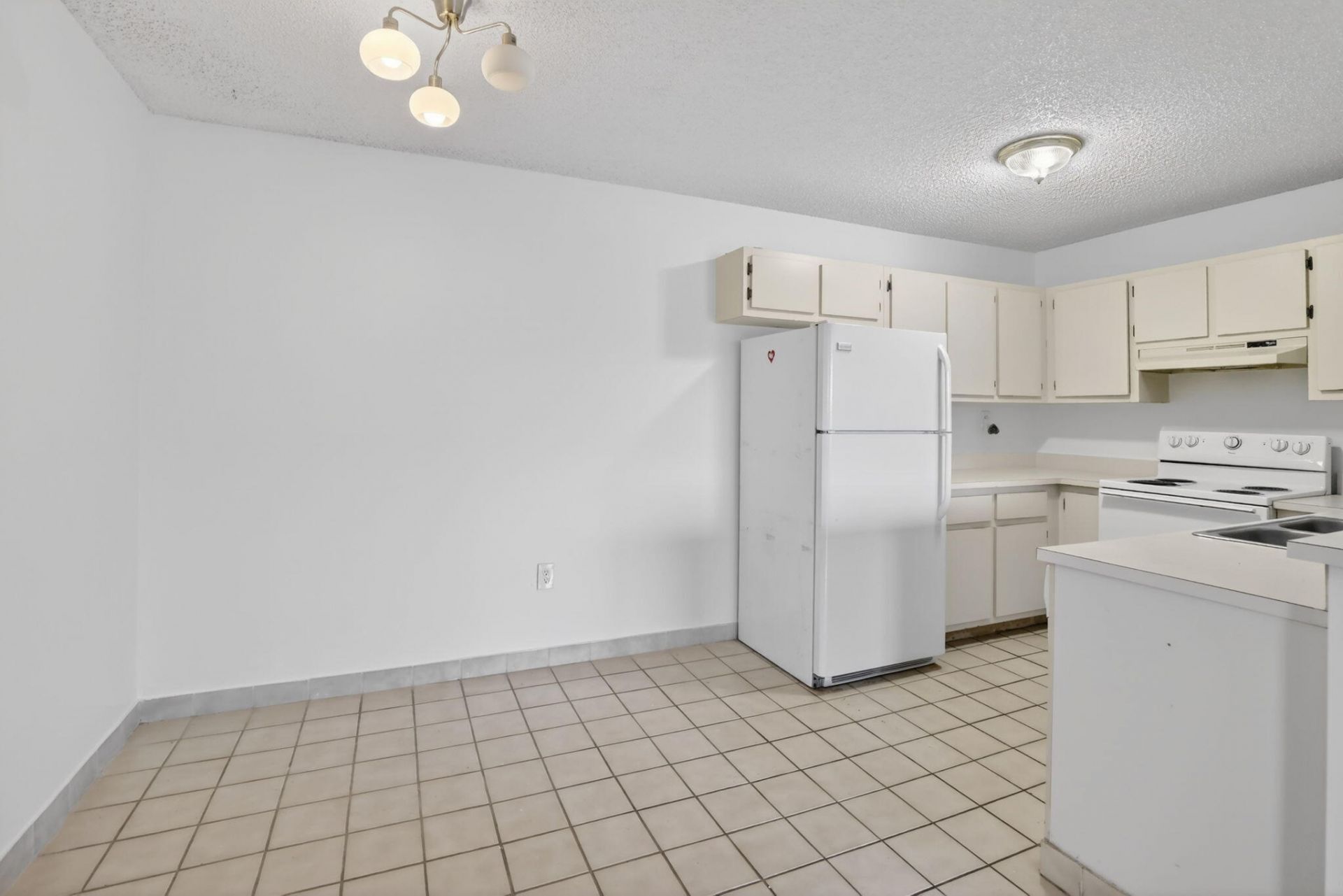 300 Palm Circle W, Pembroke Pines, FL 33025 Photo
