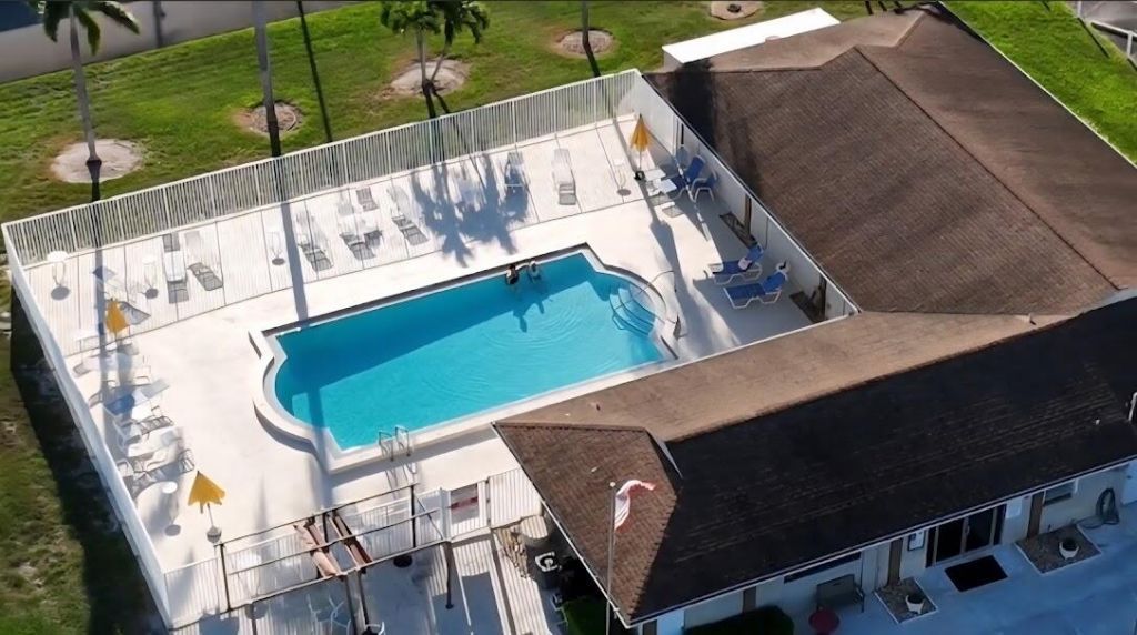 4135 Meadow View Drive, Boynton Beach, FL 33436 Photo