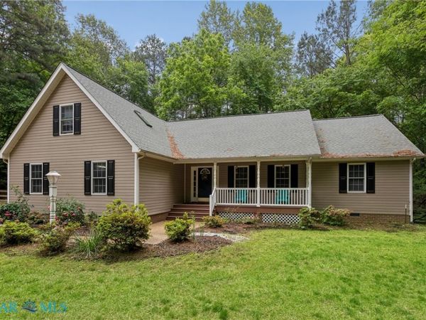505 Plantation Road, Mathews, VA 23128
