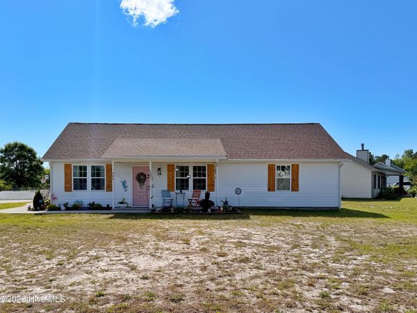 400 Dayrell Drive , Hubert, NC 28539