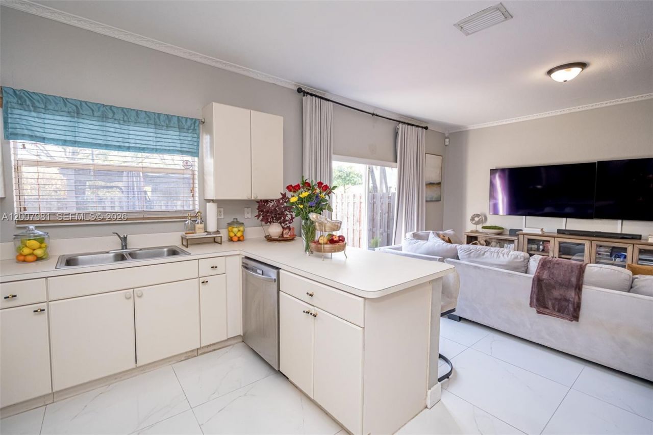 12740 SW 50th St, Miramar, FL 33027 Photo