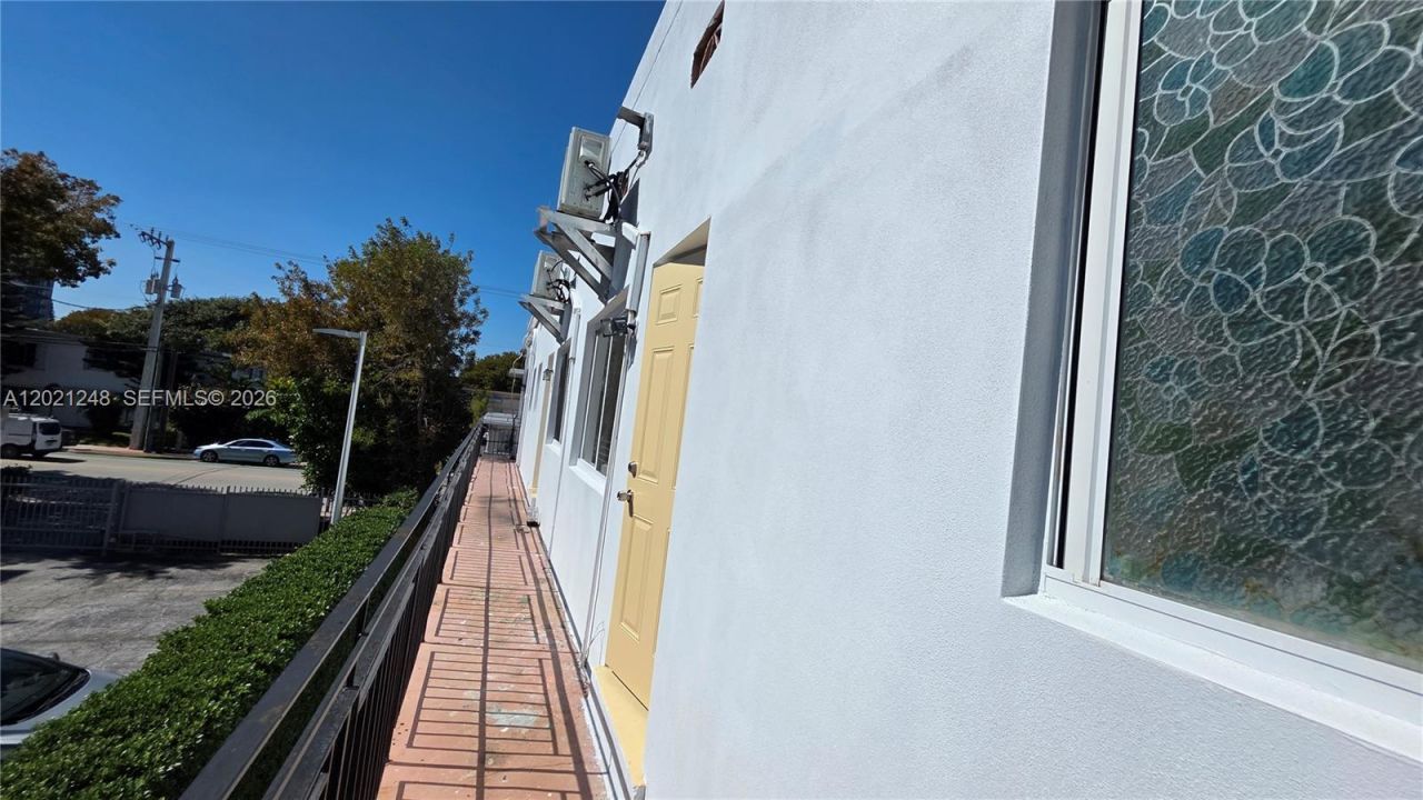 7629 Dickens Ave , Unit 7, Miami Beach, FL 33141 Photo