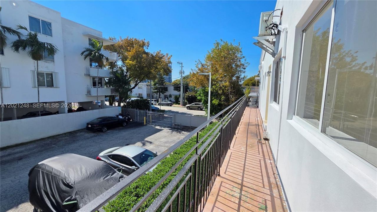 7629 Dickens Ave , Unit 7, Miami Beach, FL 33141 Photo