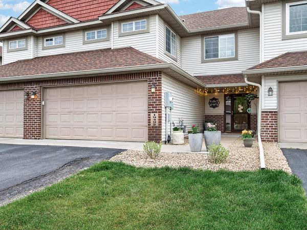 19492 Prairieview Drive, Rogers, MN 55374