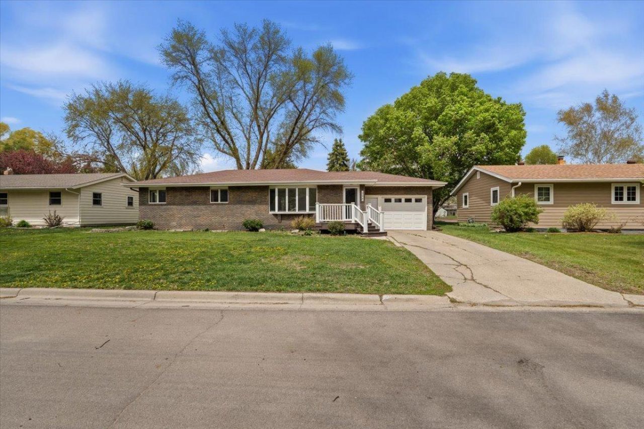 248 Wegener Drive, Breckenridge, MN 56520 Main Photo