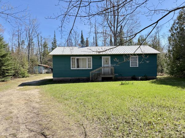 10532 US 23 Highway, Cheboygan, MI 49721