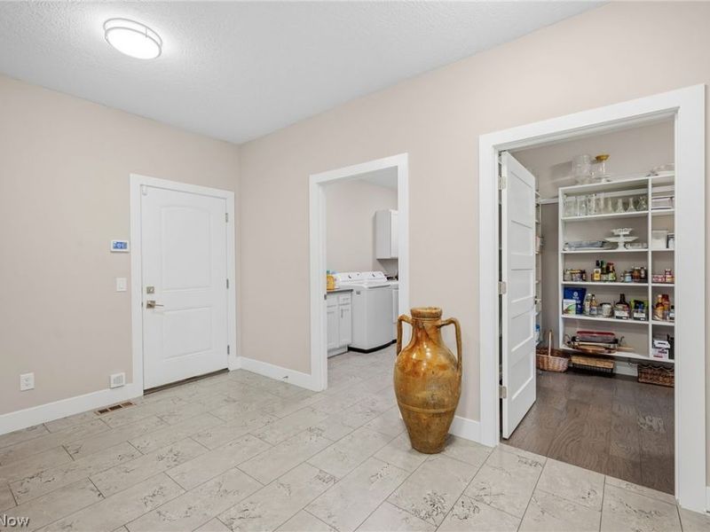 24210 Deptford Drive, Beachwood, OH 44122 Photo 16