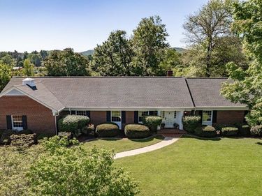 1270 NOVA DR, WAYNESBORO, VA 22980