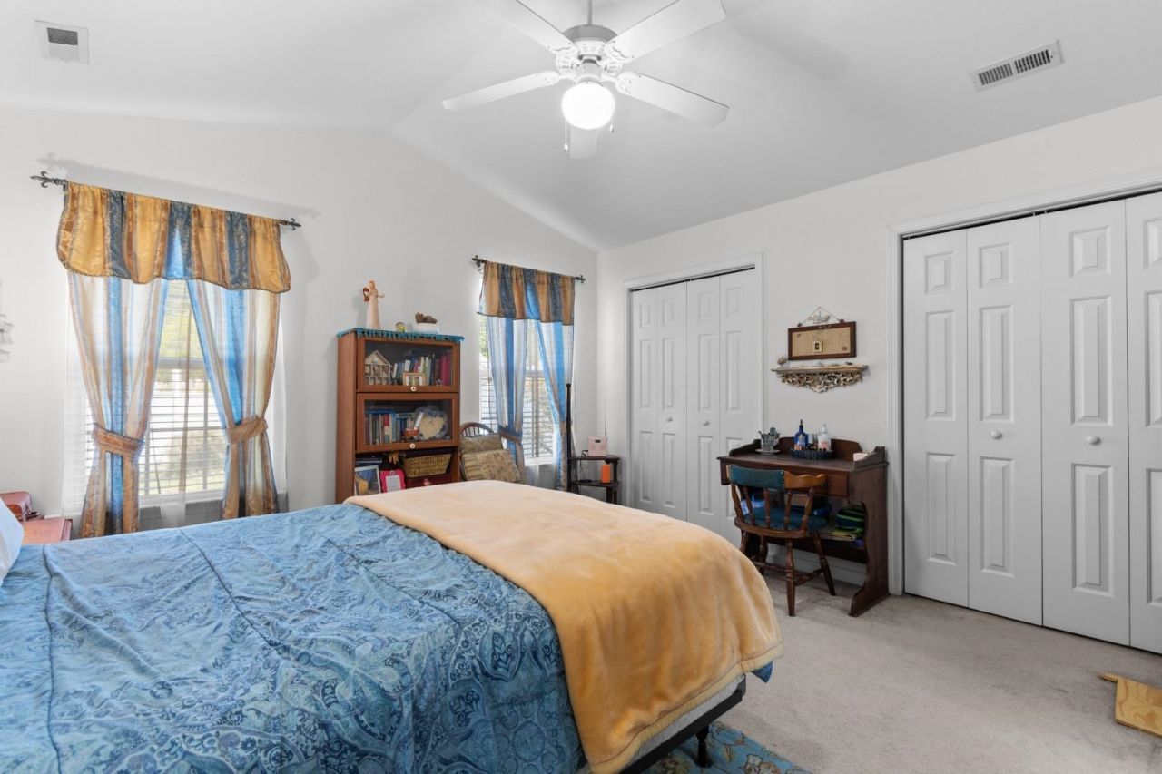 5008 Blue Spruce Ln. Photo 10