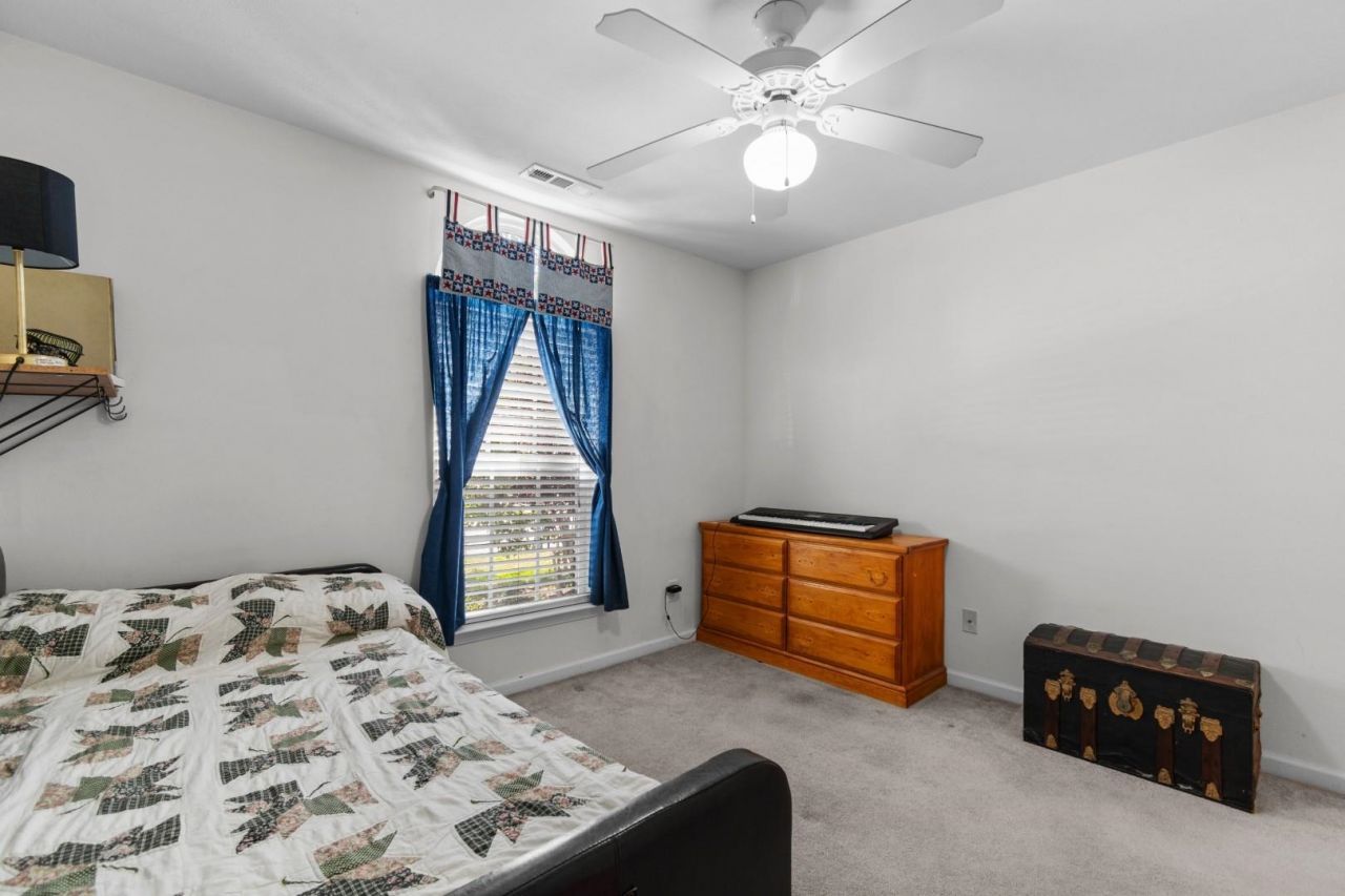 5008 Blue Spruce Ln. Photo 18
